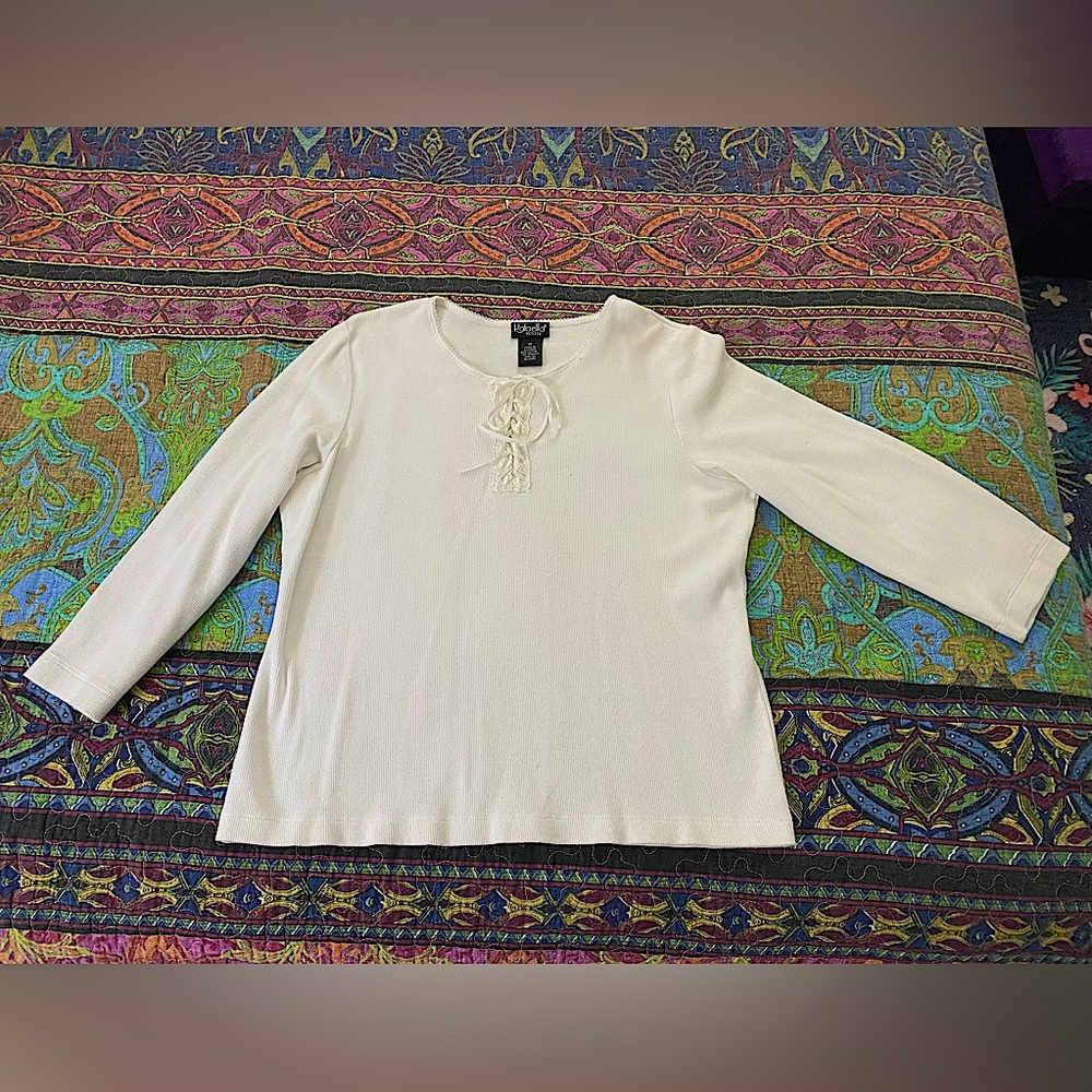 3/4 sleeve white t-shirt with lace-up bodice